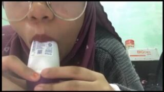 Lingbokep jilbab jilbab kacamata sange omek